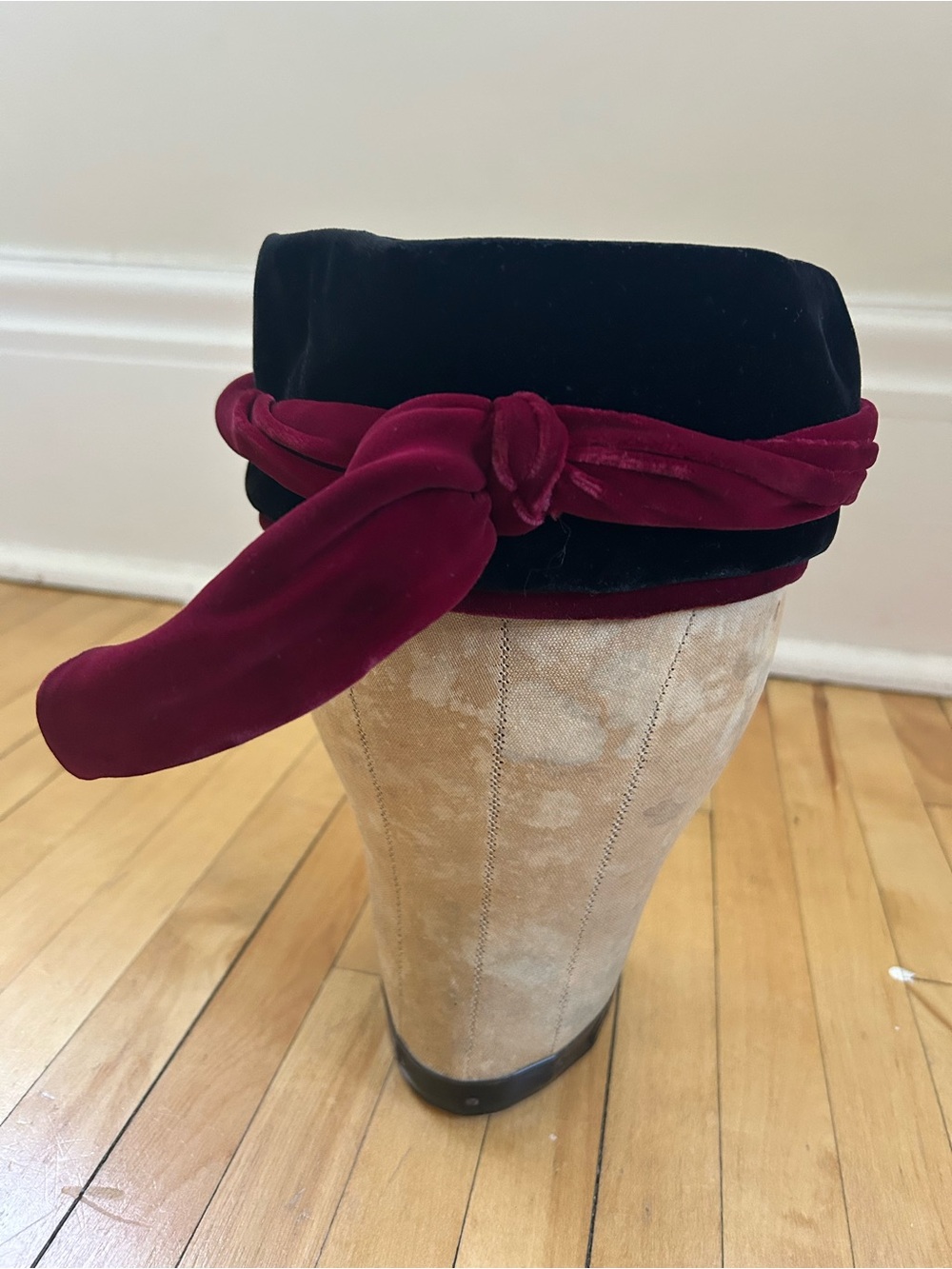 Libye Diamond 1950s Black Velvet Pillbox Hat with Wine Tail